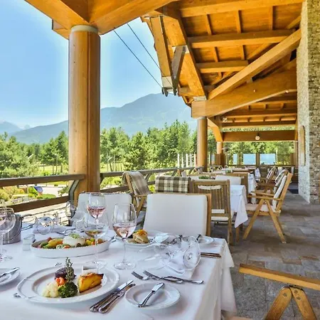 Pirin Golf & Apartments: Mountain Sunrise Views Razlog